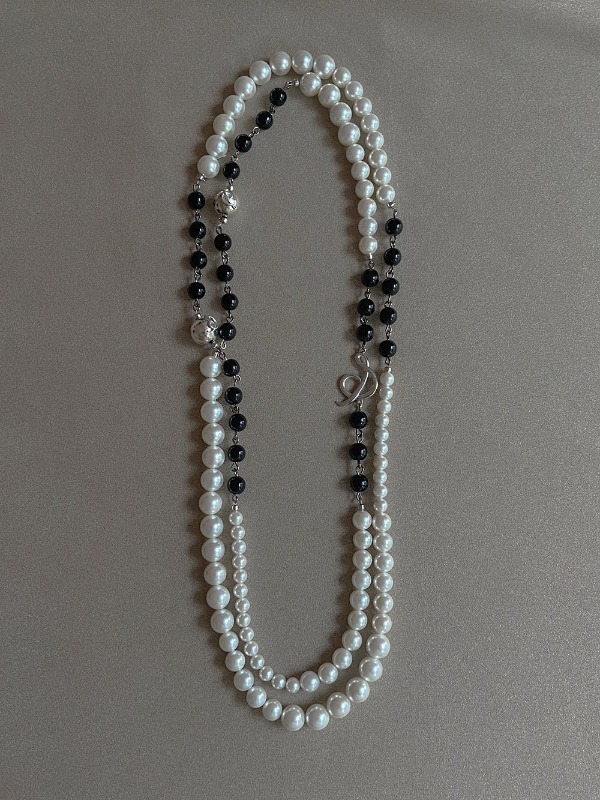 SO&#039;E Onyx Pearl Necklace